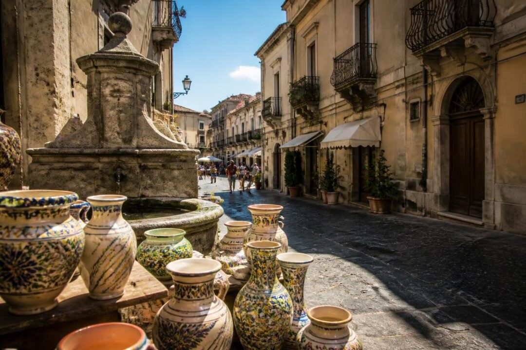 scopri cosa vedere a cerreto sannita: ammira le famose ceramiche artigianali e passeggia nel suggestivo centro storico settecentesco ricco di storia e cultura.